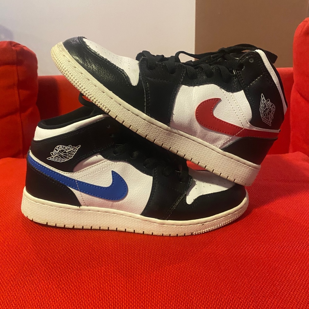 Jordan 1 mid